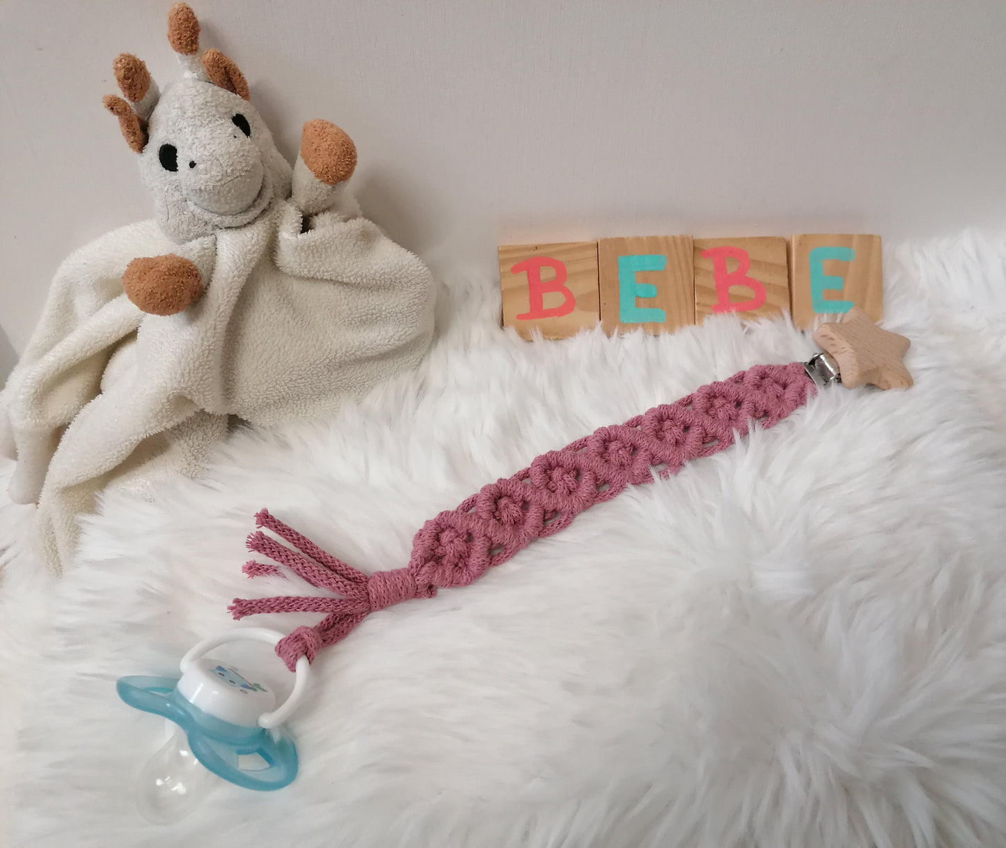 Attache-tétine "losange"