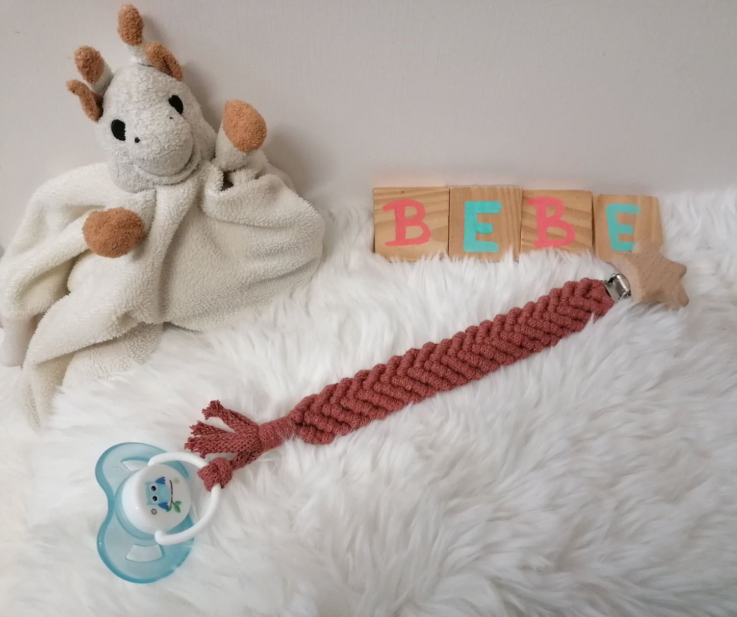 Attache-tétine "épi"