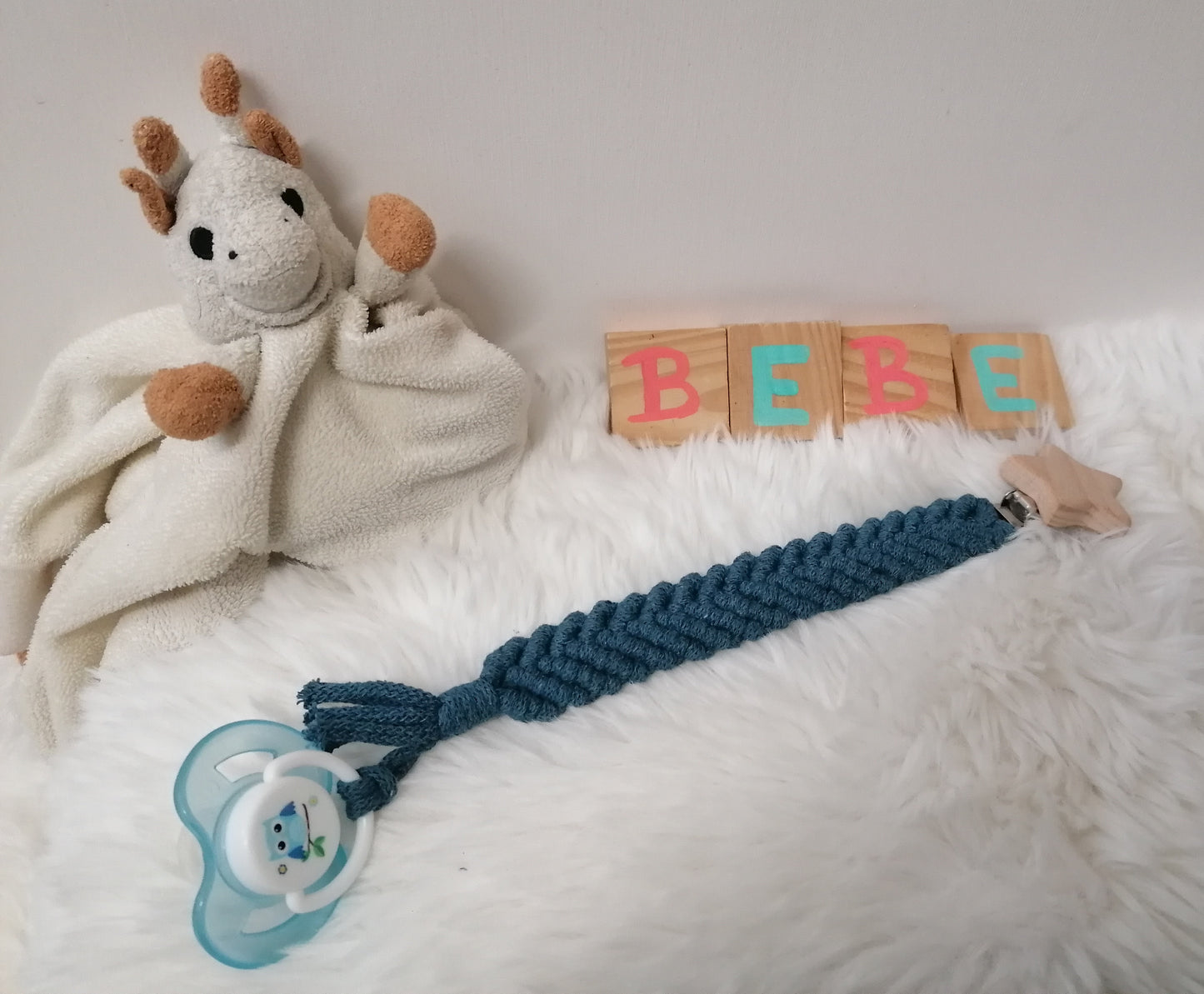 Attache-tétine "épi"